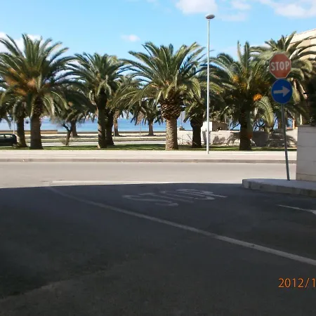 Faro Bianco Bed & Breakfast *